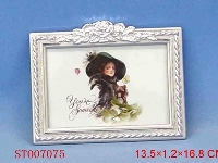 ST007075 - 5 PHOTOGRAPH FRAME