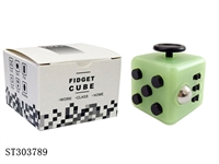 ST303789 - 多功能手感强化
Fidget Cube解压
魔方(夜光版)